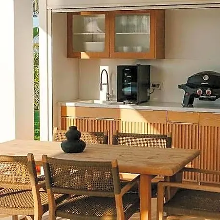 Taf & Tesla Y Hotel 5*