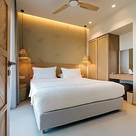 Taf & Tesla Y Hotel 5*